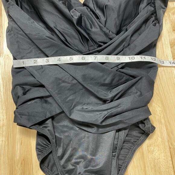 Miraclesuit NWT Crossover With Mesh One Piece Swimsuit Black Size 12 Bra Top A-D - Picture 11 of 15